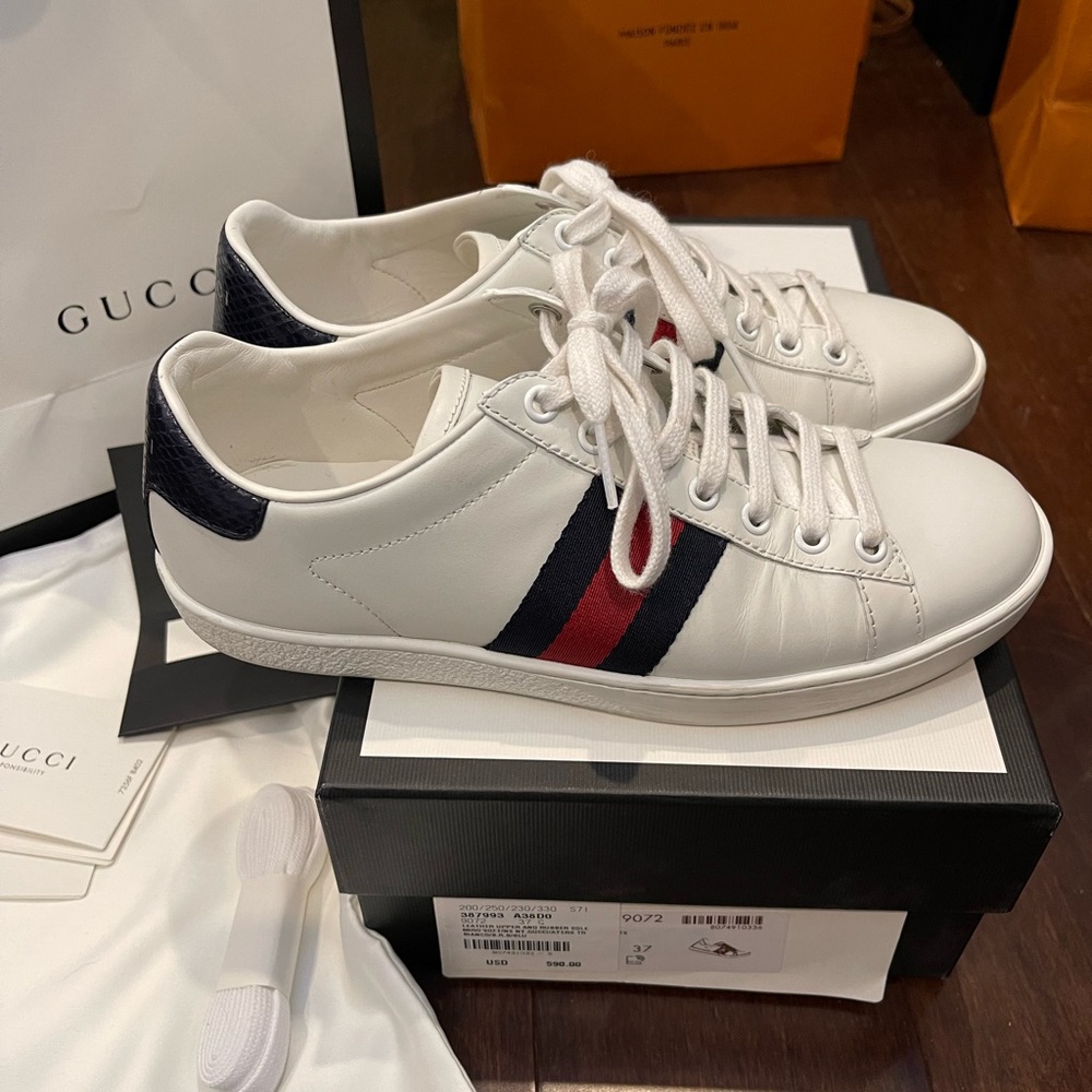 ❌SOLD❌Gucci Ace Leather Sneaker - Picture 2 of 7